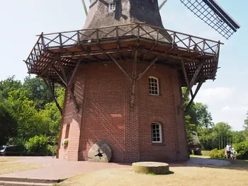 Windmolen in het openluchtmuseum in Bad Zwischenahn in Duitsland.